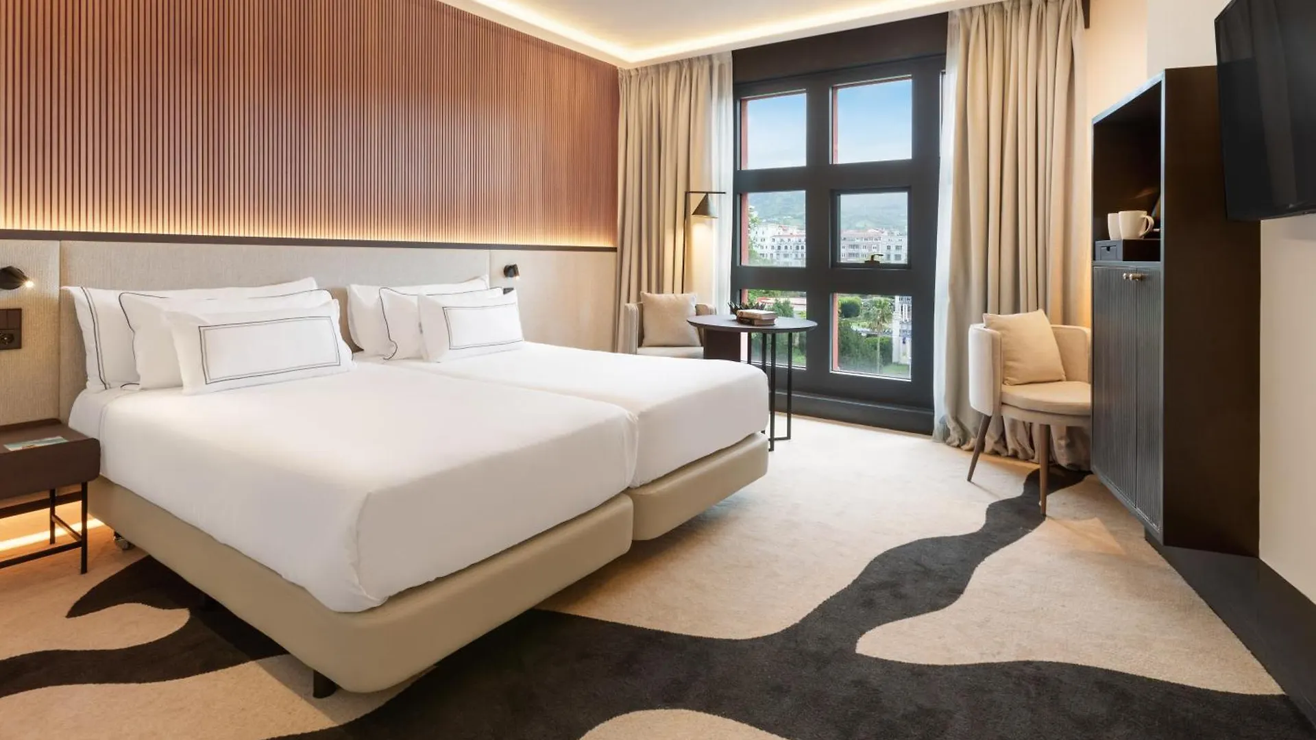Hotel Meliá Bilbao 5*,