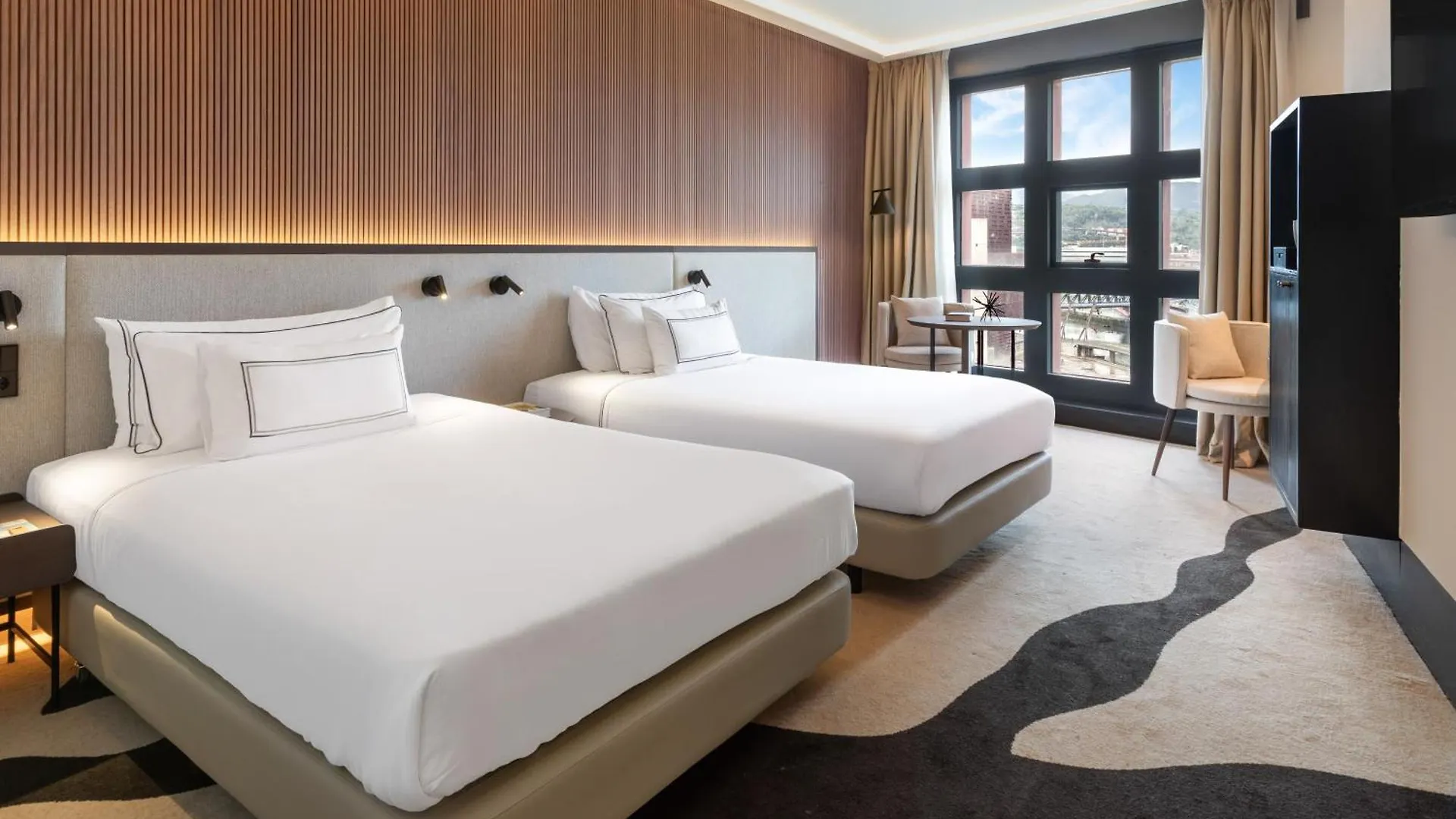 Hotel Meliá Bilbao 5*,  España